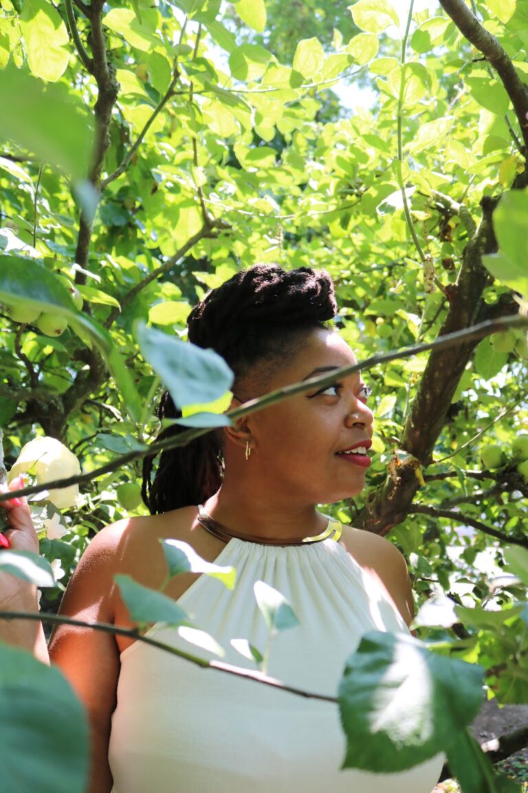 “PAY ATTENTION!!” Poetry. Worship… and the Erotics of Attention